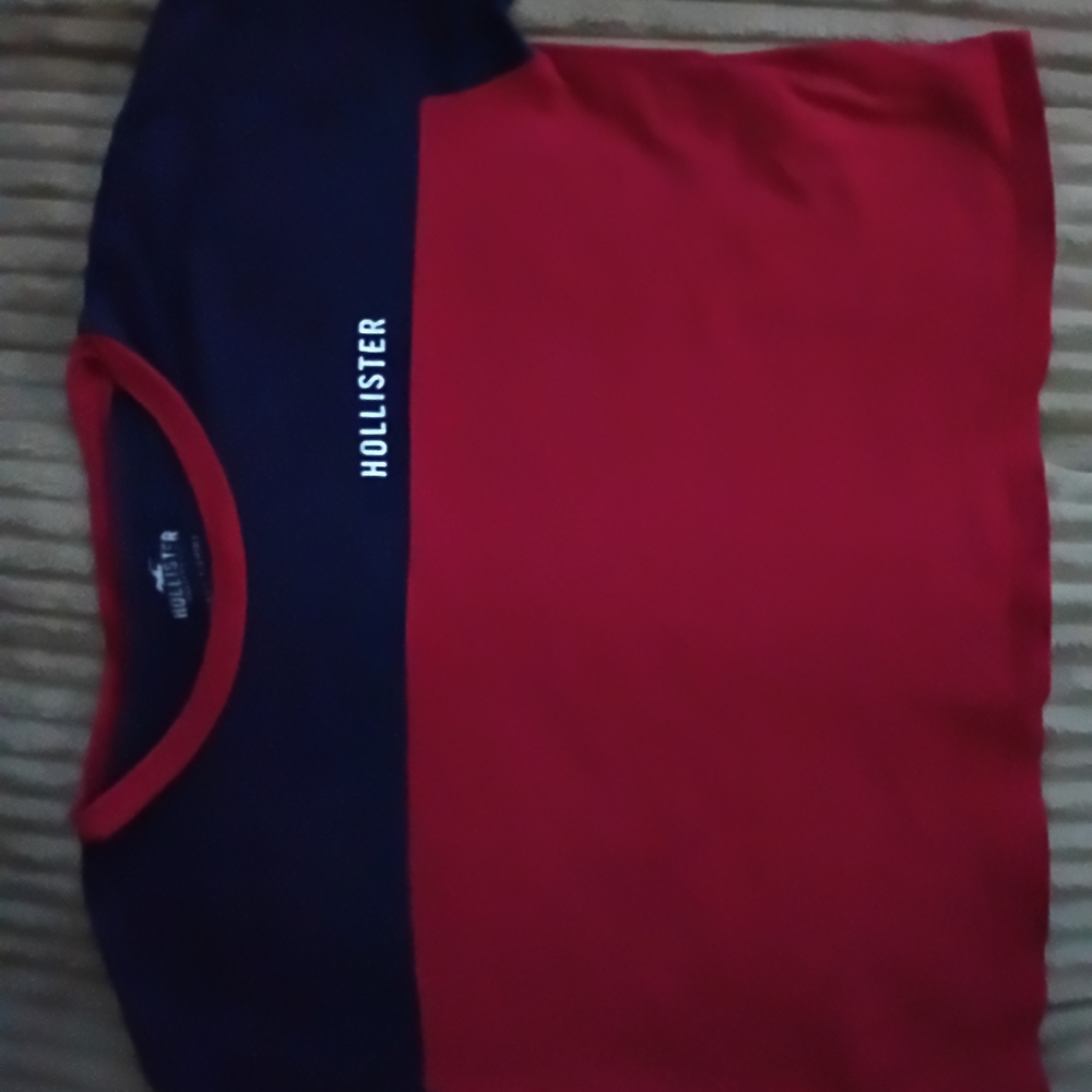 Hollister Red and Black T-Shirt - Picture 2 of 2